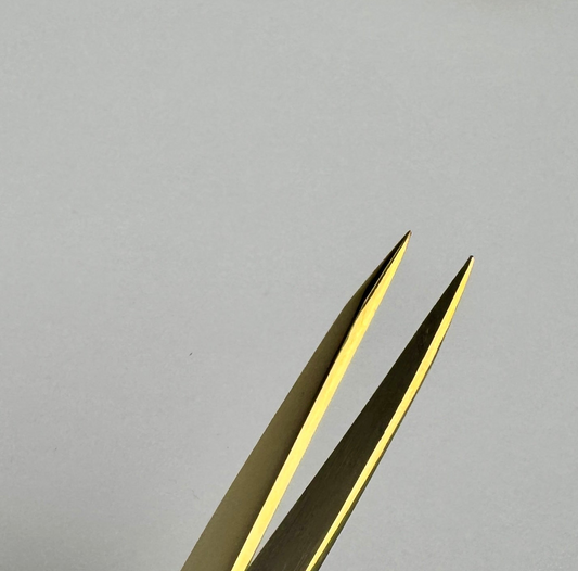 Precision Point Brow Tweezer