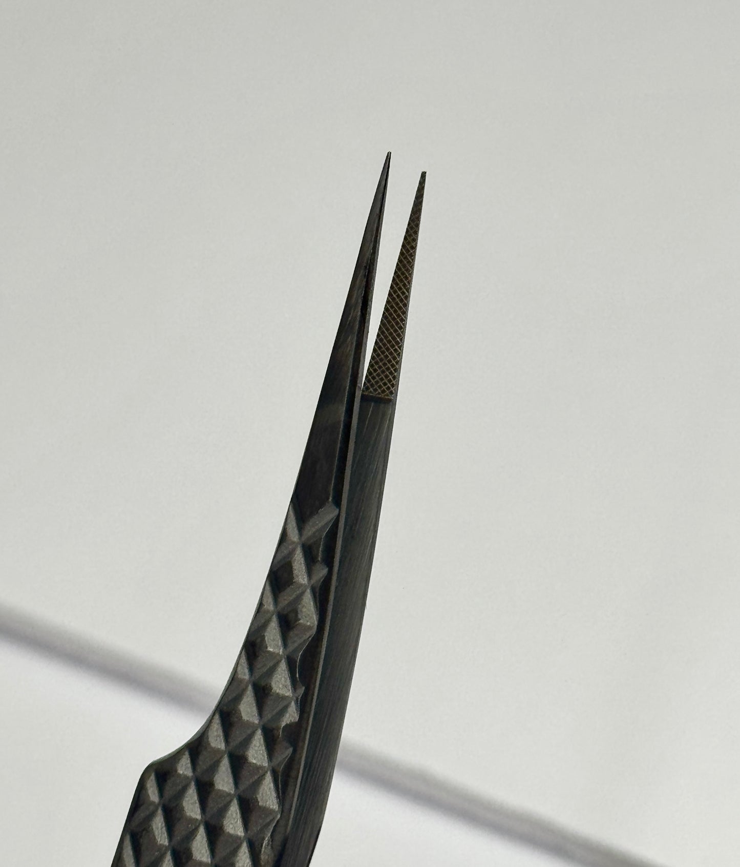 No.2 - Curved Isolation Lash Tweezer