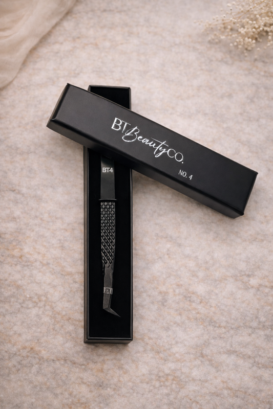 No.4 - Volume Boot Lash Tweezer